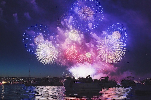 boating to watch fireworks